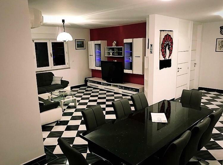 Mundial Apartments Nijvice Zewnętrze zdjęcie